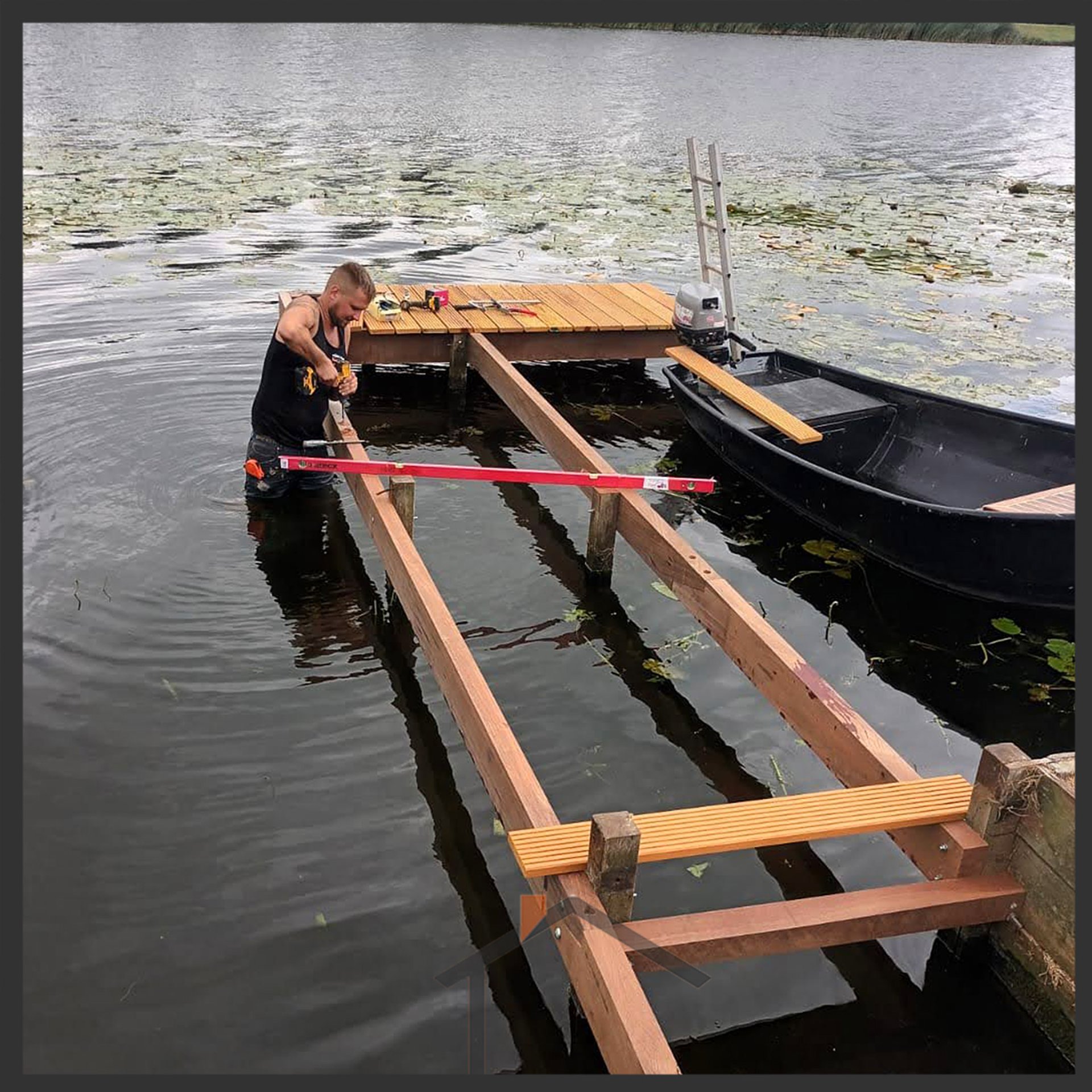 Steiger demonteren en opnieuw bouwen