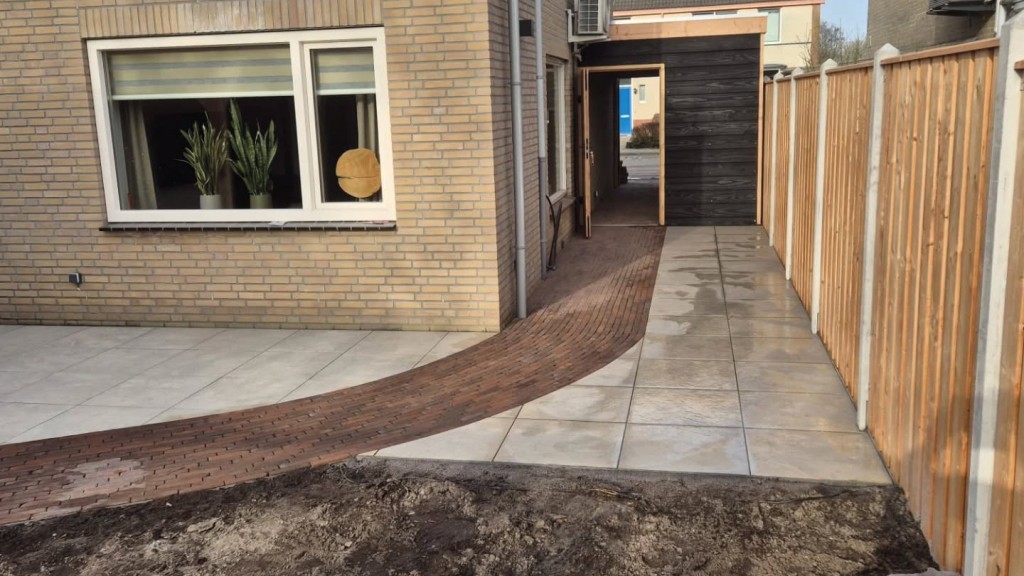 Bestrating laten leggen | vd Streek en de Munnik