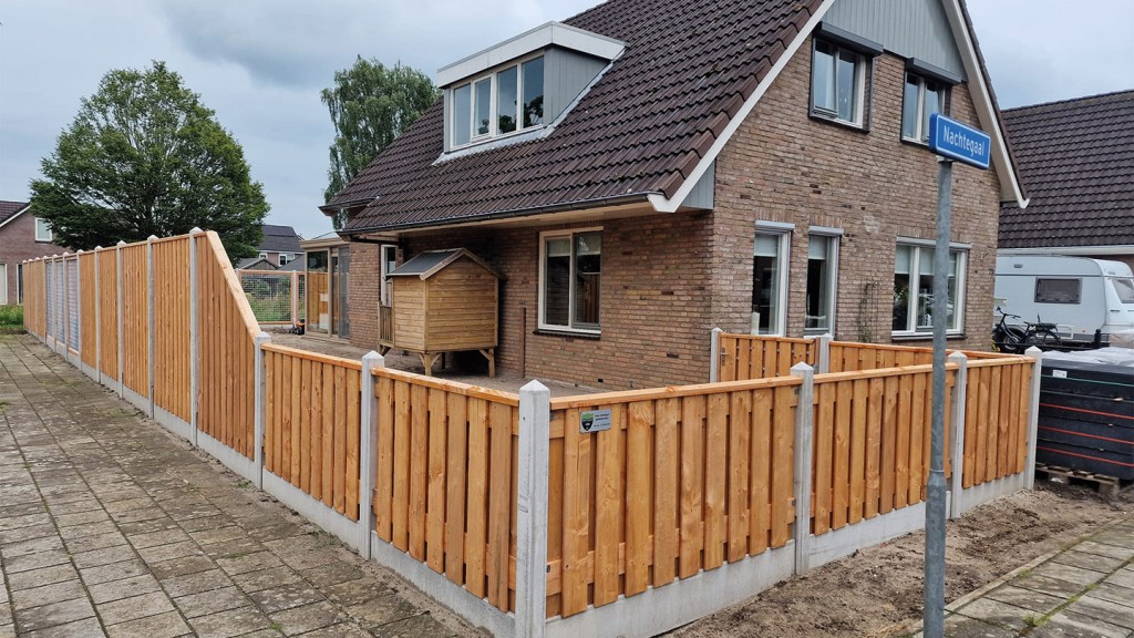 Houten schutting laten plaatsen | vd Streek en de Munnik